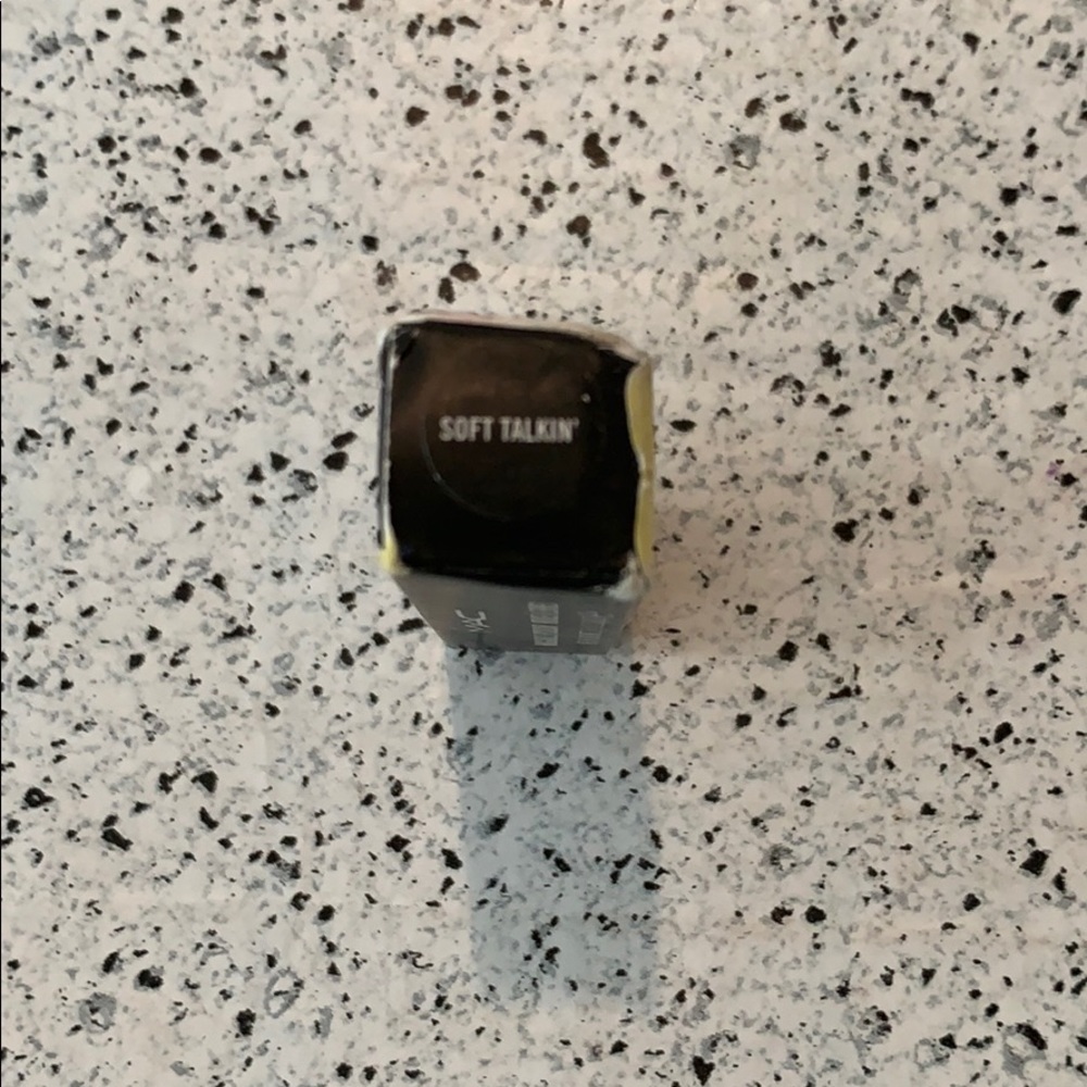 NWT MAC Cosmetics Soft Talkin Huggable Lipcolour - Picture 9 of 10